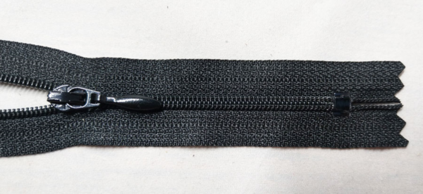 YKK glidelås 4mm spiral, ikke delbar 15cm - sort