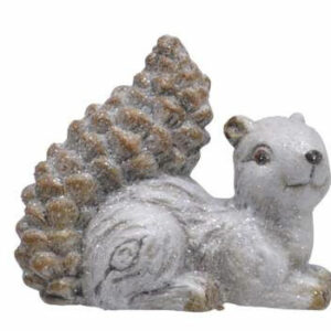 Ekorn med konglehale liggende