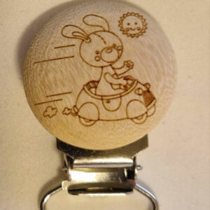 Seleklips tre/metall - kanin i bil