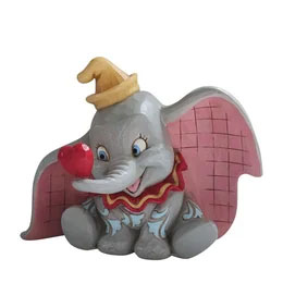 Disney - Dumbo "holding heart"